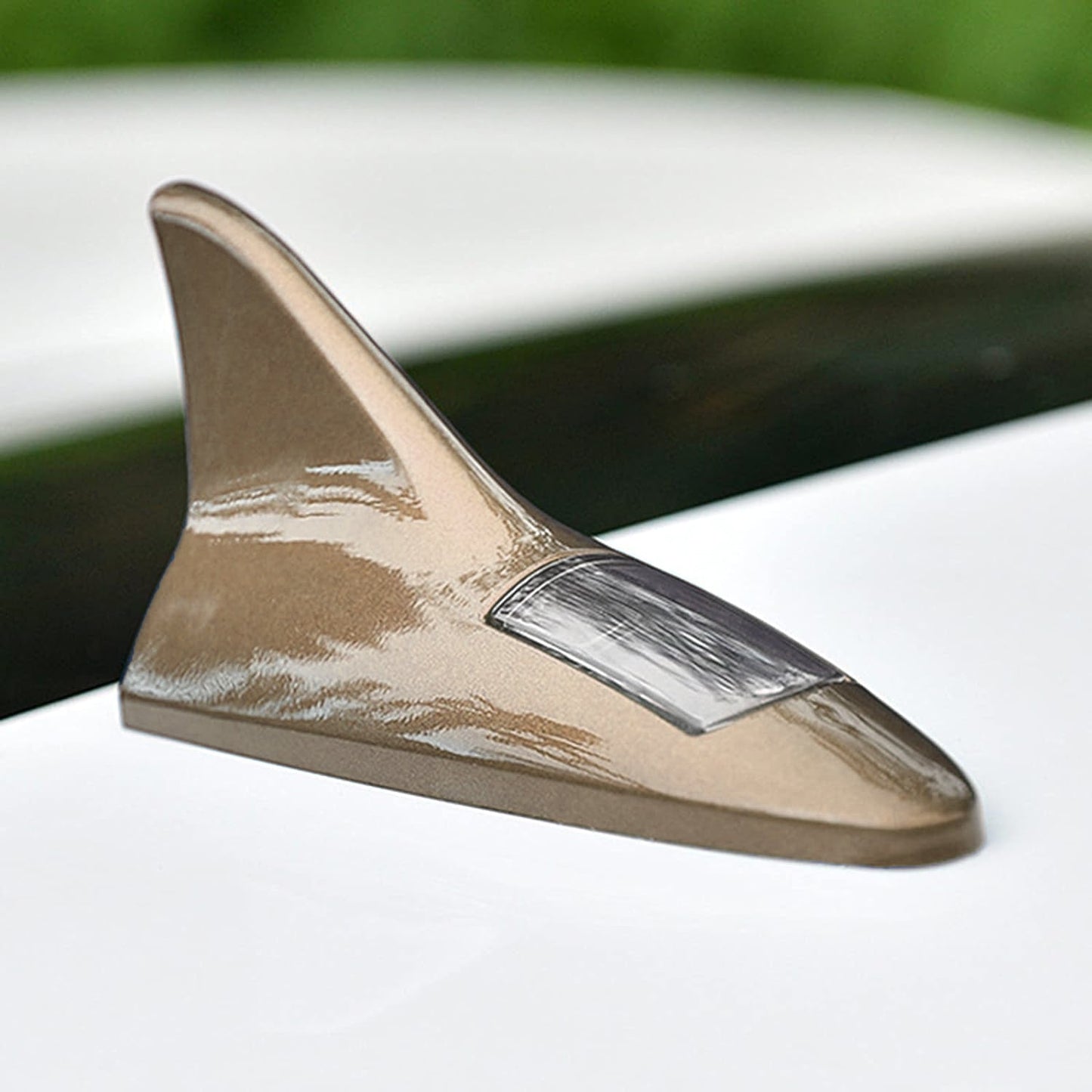 Shark Fin Light With Remote, LED Signal Antenna Solar Shark Fin Car Roof Light Sensor Decoration Flashing Lamps, Solar Powered Radio Signal for Car Lamp Accessories (1 Pc)