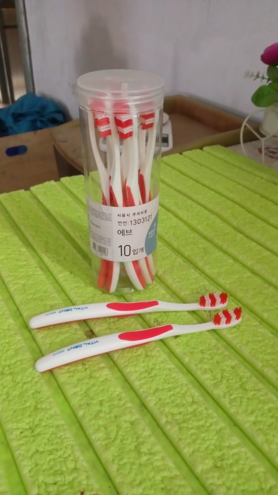 Soft Toothbrush With Plastic Round Box for Men and Women, Kids, Adults Plastic Toothbrush (10 pcs Set)