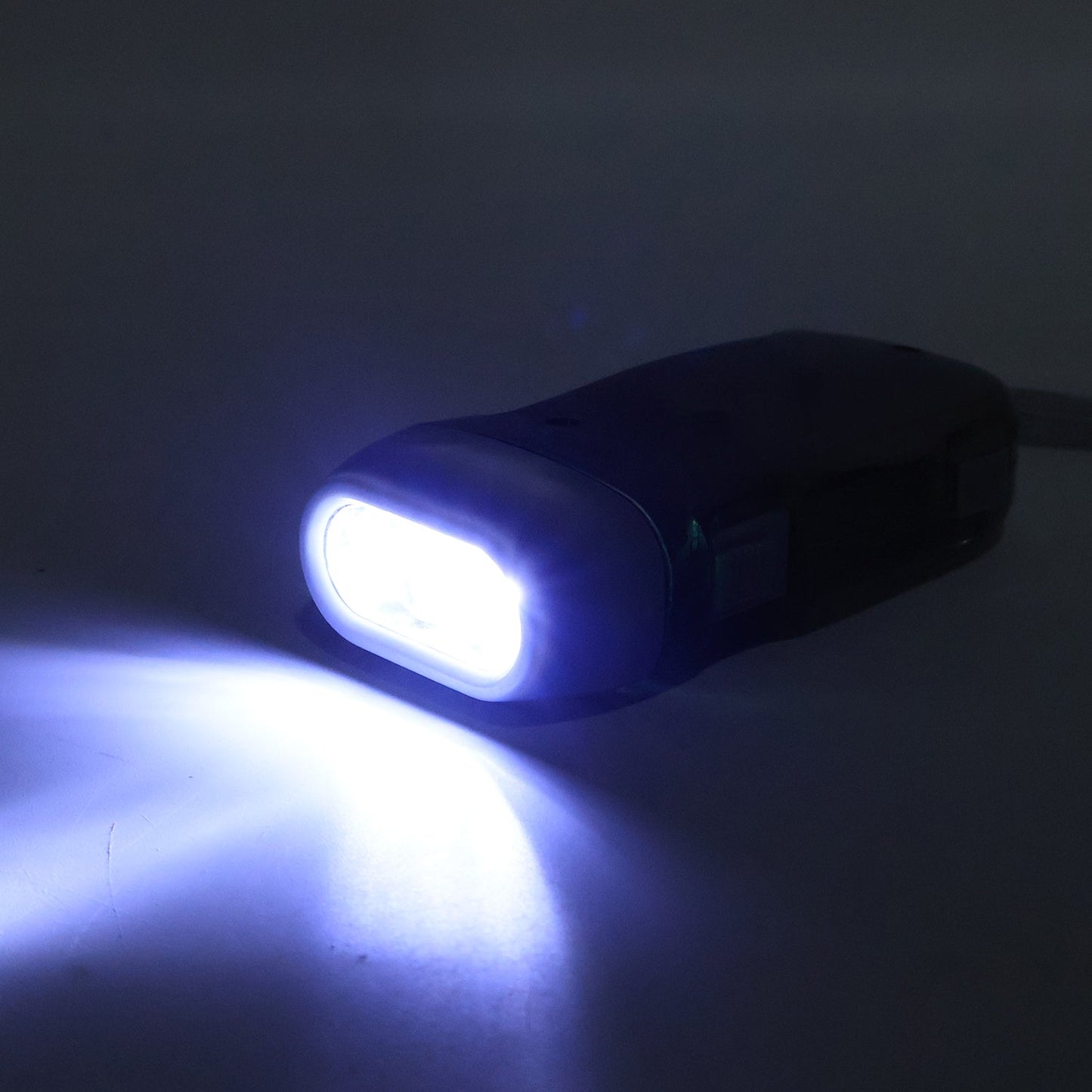 3 LED Hand Press Torch Hand Crank Flashlight Hand Pressing Flashlight Traveling Torch Light Manual Generator, Battery-Free Flashlight (1 Pc)