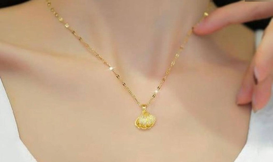 Gold Seashell Pendant Necklace – Pearl Accent & Elegant Design