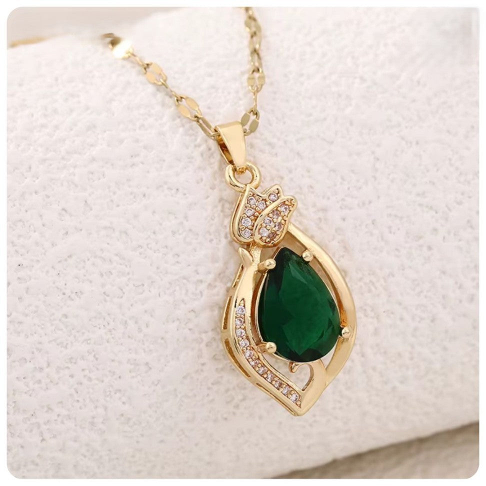 Gold Teardrop Green Gemstone Necklace – Elegant Crystal Accent Jewelry