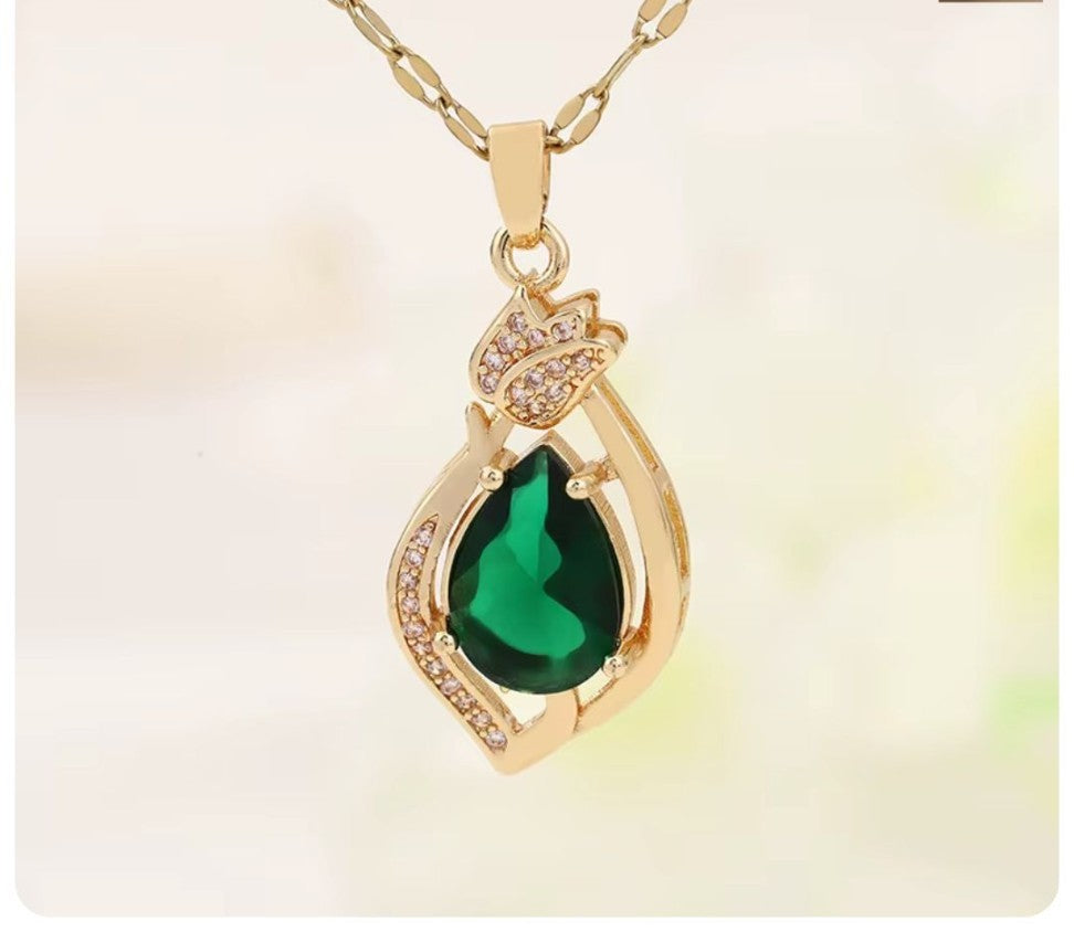 Gold Teardrop Green Gemstone Necklace – Elegant Crystal Accent Jewelry