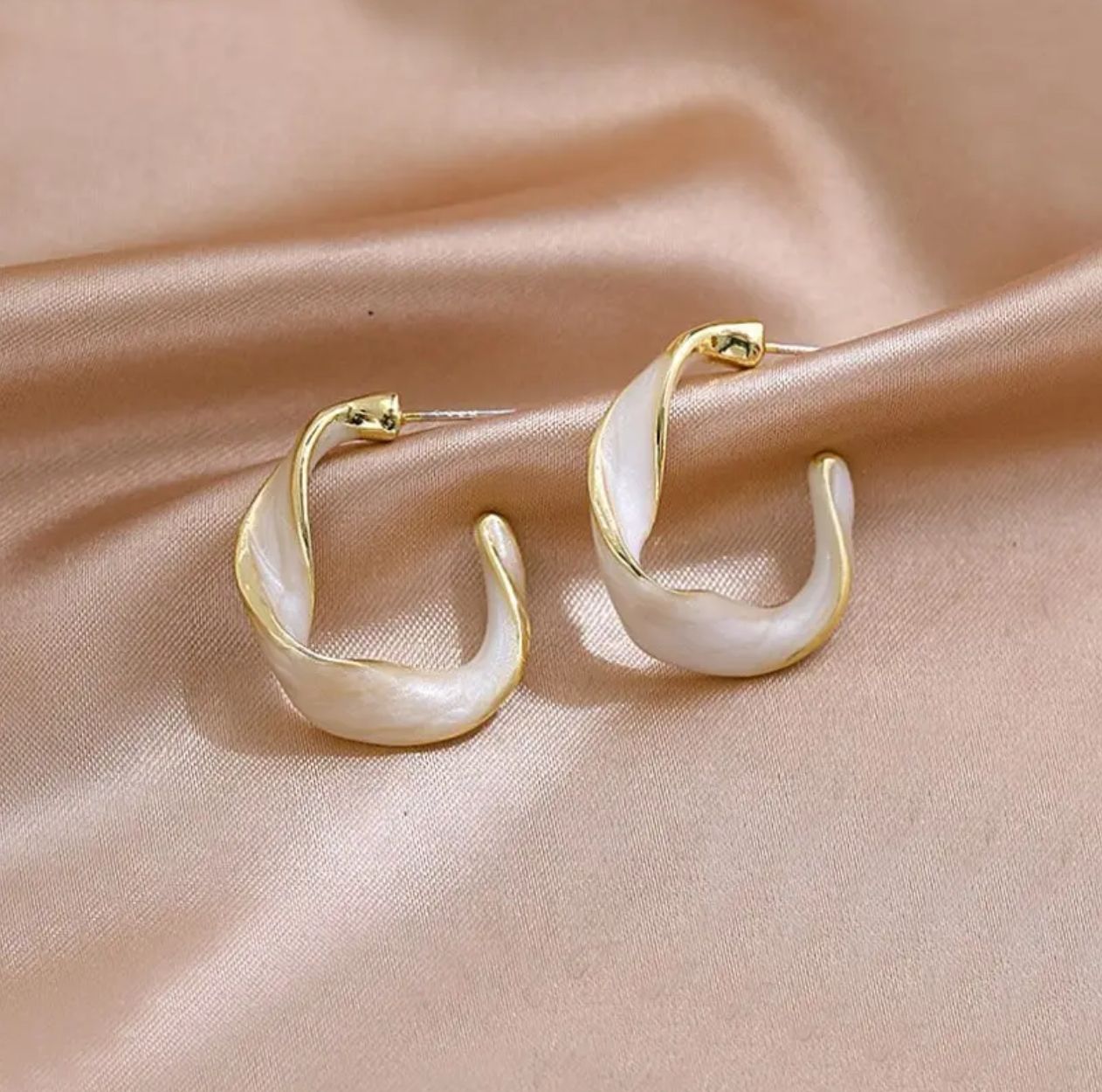 Pearlescent White & Gold Twisted Hoop Earrings – Luxurious Statement Jewelry