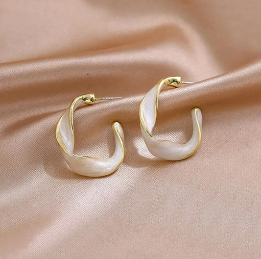 Pearlescent White & Gold Twisted Hoop Earrings – Luxurious Statement Jewelry