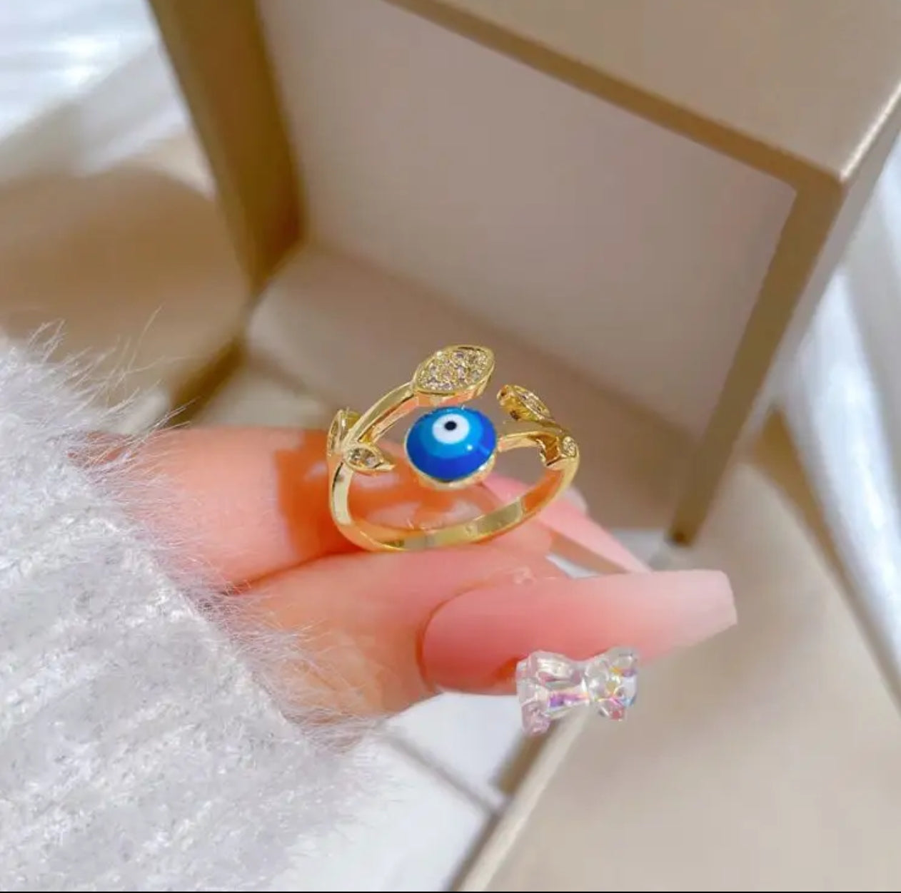 Gold Evil Eye Ring – Protective Charm with Crystal Leaf Accents