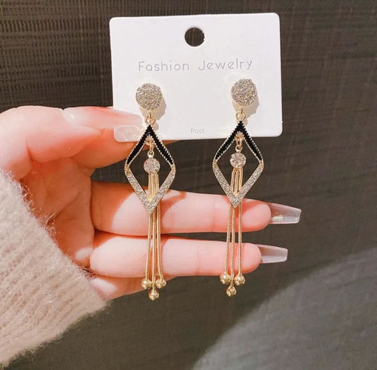 Gold‑Plated Floral Hoop Earrings – Elegant Tassel Danglers for Women